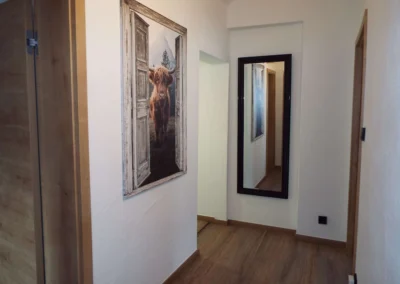 Geräumiger Flur einer Ferienunterkunftin Bolsdorf (bei Hillesheim).